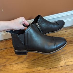 Black TOMS 7.5 Reese Booties
